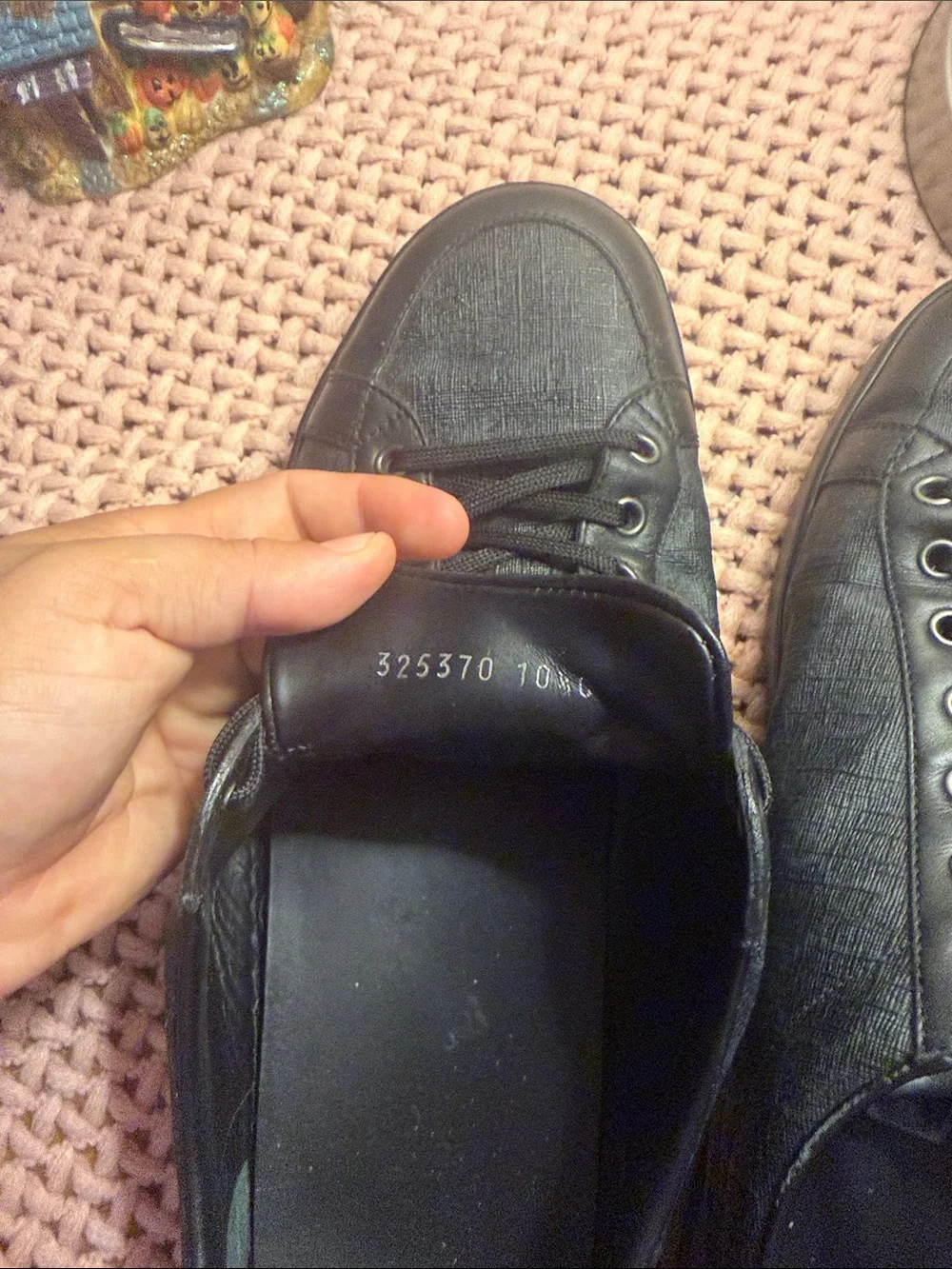 Gucci Black Low-Top Logo-Detail Sneaker
